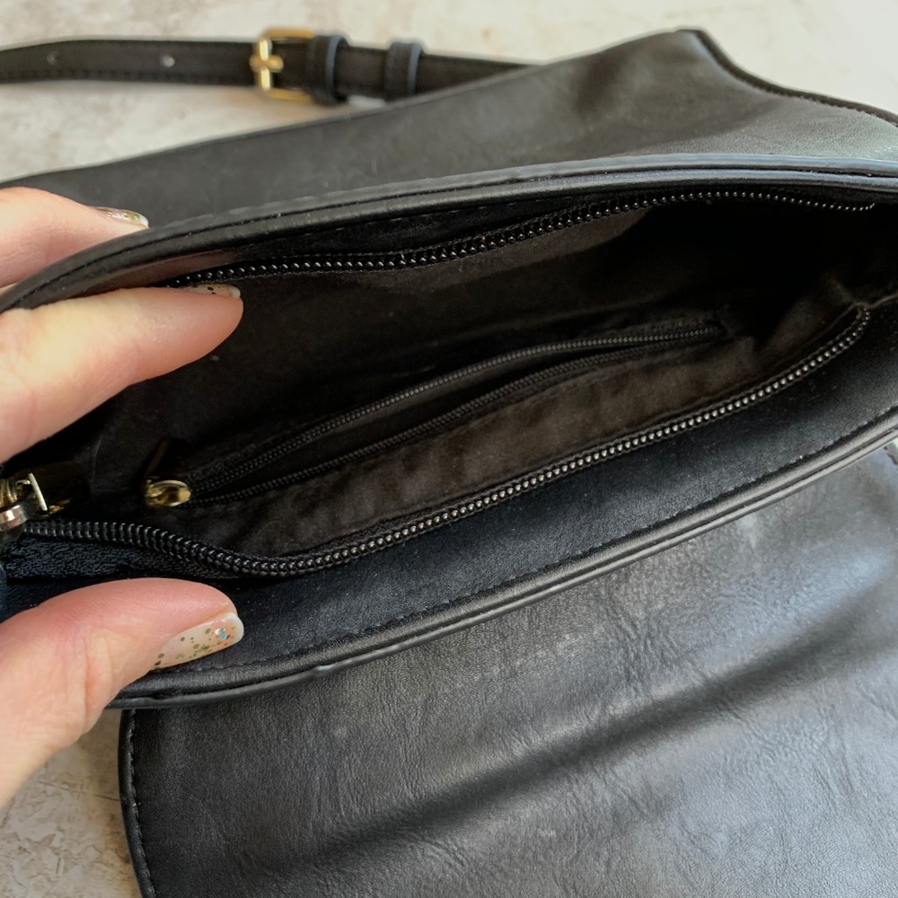 FOREVER 21 Small Black Top Handle Crossbody Bag - Picture 7 of 7